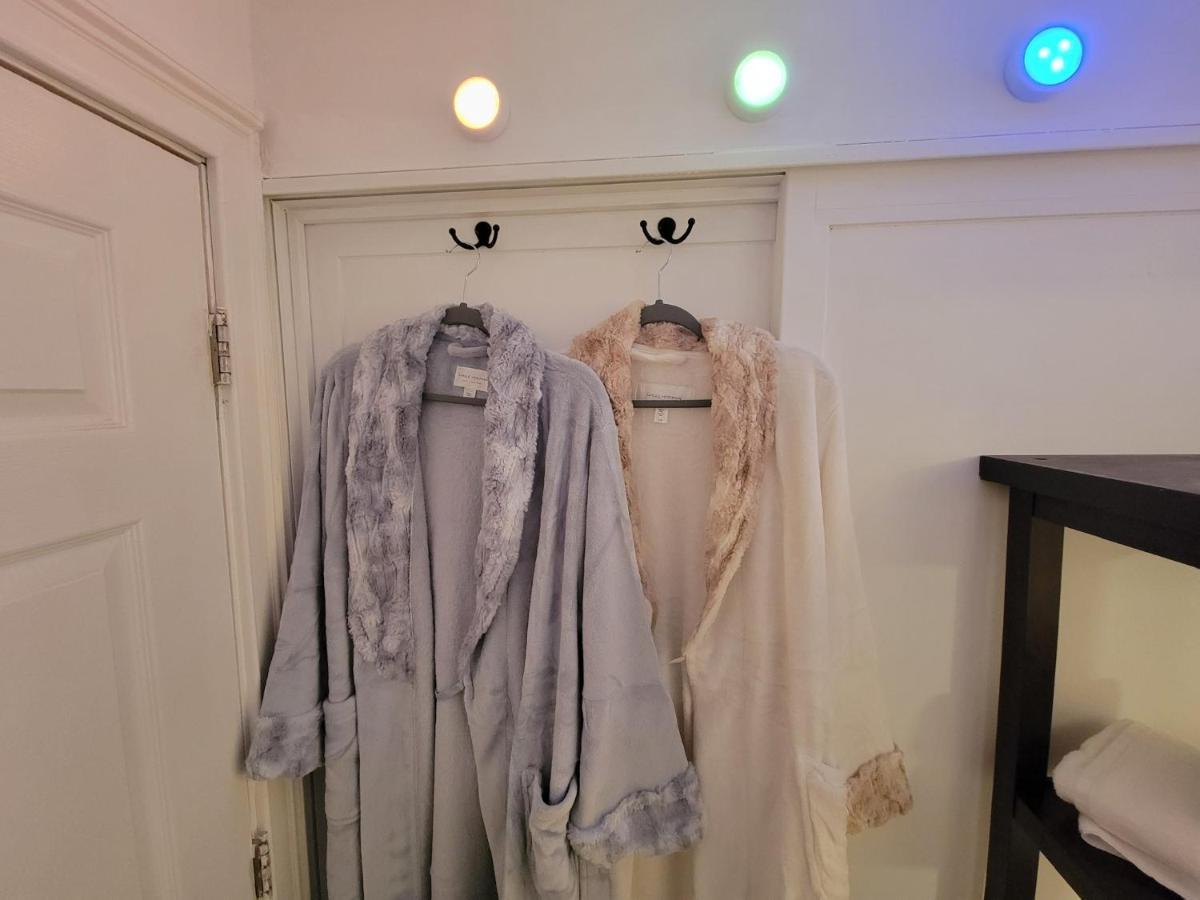 Comfy And Chic Boston Apartment! Free Parking Bagian luar foto