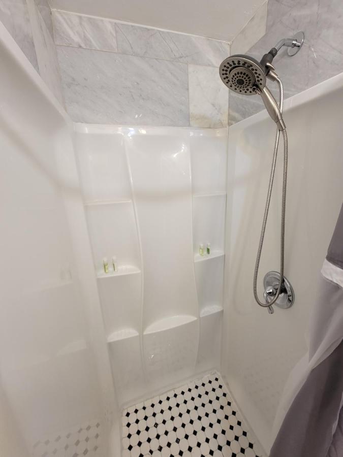 Comfy And Chic Boston Apartment! Free Parking Bagian luar foto