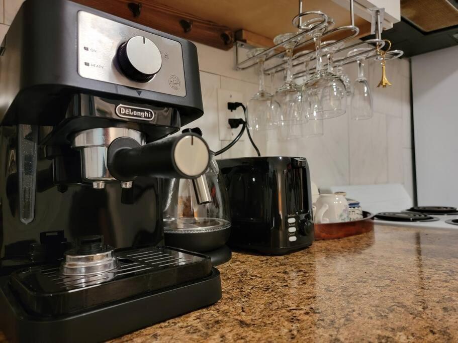 Comfy And Chic Boston Apartment! Free Parking Bagian luar foto